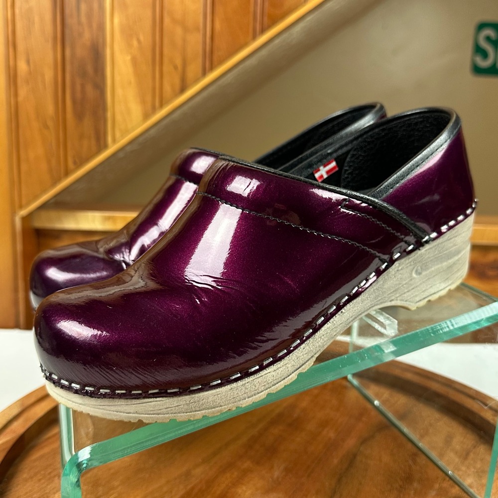 Sanita Professional Clogs Purple Patent Leather Danish Shoes Womens 37